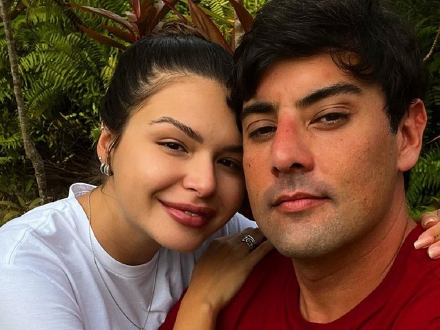 Bruno De Luca e Sthéfany Vidal revelam, com exclusividade, o sexo e os  nomes para bebê - TV e Lazer - Extra Online