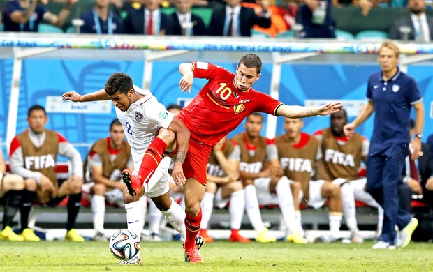 Eden Hazard jogo Estados Unidos x Bélgica Arena Fonte Nova (Foto: EFE)