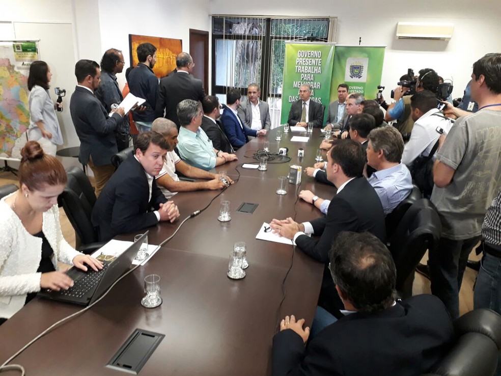 Governo convoca reunião e JBS anuncia retomada dos abates e manutenção de investimentos em MS (Foto: Jeferson Ageitos/TV Morena)