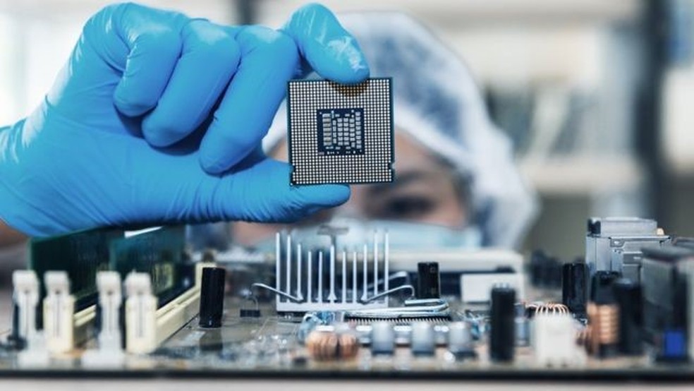 A central deve fazer o reaproveitamento dos componentes eletrônicos. — Foto: Getty Images via BBC