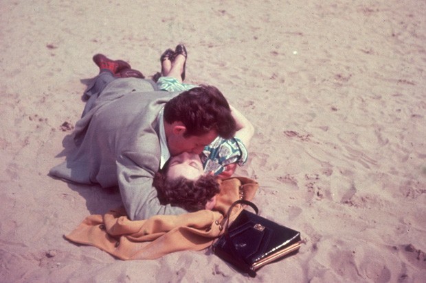 Sexo na praia (Foto: Hulton Archive/Getty Images)