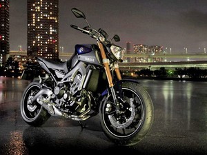 Yamaha MT-09 é uma esportiva que inova com motor 3 cilindros (Foto: Divulgação)