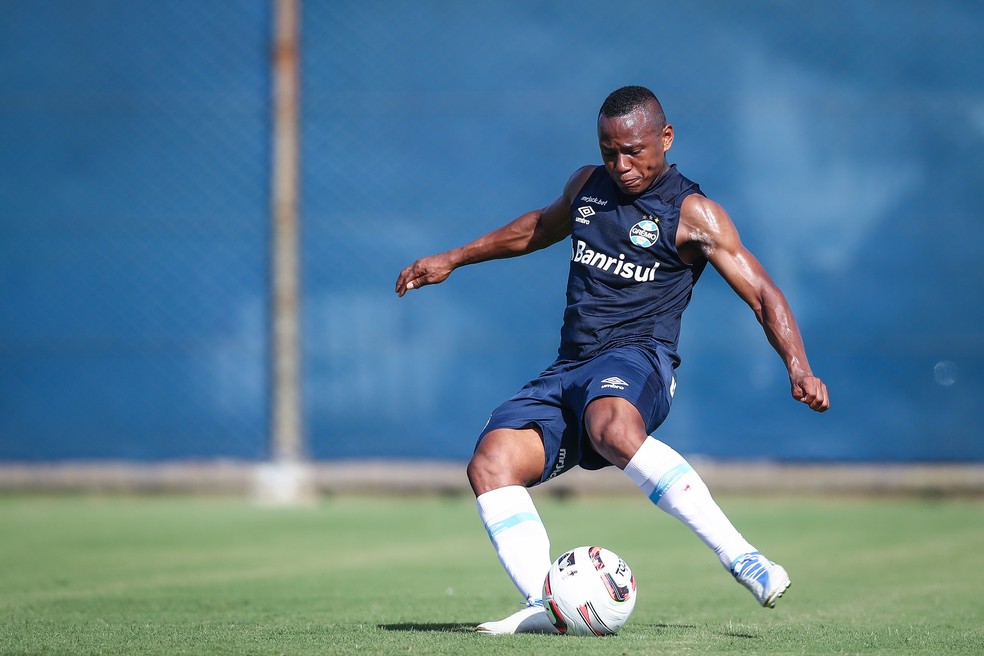 Campaz em treino do Grêmio — Foto: Lucas Uebel/Divulgação Grêmio