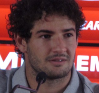 Pato se diz ansioso pela estreia e minimiza polêmica com Corinthians