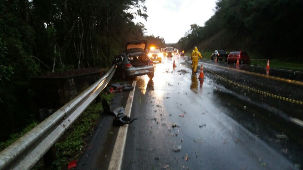 Acidente aconteceu na tarde desta terÃ§a-feira (12), na regiÃ£o central do ParanÃ¡  (Foto: DivulgaÃ§Ã£o/PRF)