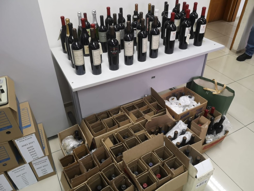 Operação Sommelier apreende mais de 500 garrafas de vinho e espumantes por suspeita de fraudes no Piauí — Foto: Divulgação/PCPI