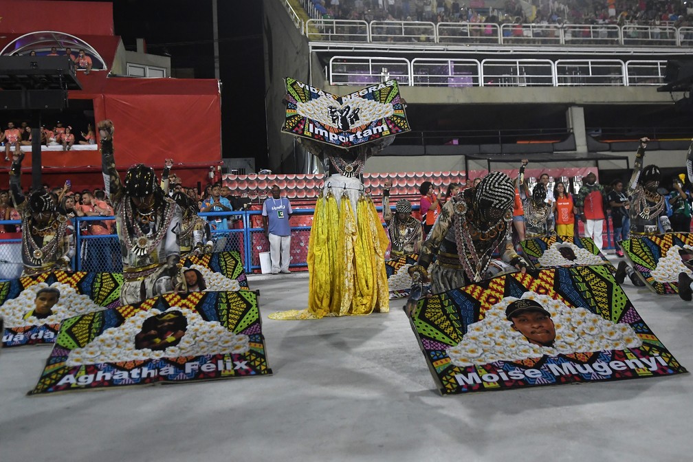 Comissão de frente da Vigário Geral — Foto: Alexandre Durão/g1