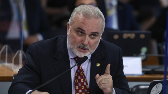 Comitê da Petrobras pediu para que presidente confirmasse ausência em decisões do partido 