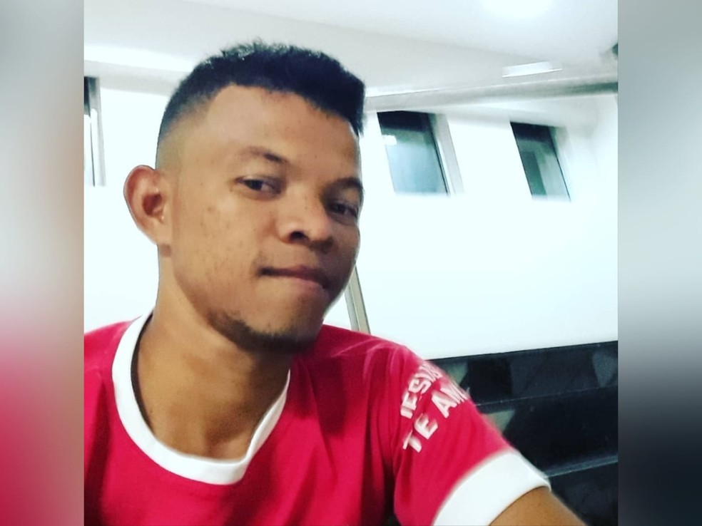 Antônio Garcez Lourenço do Nascimento, 31 anos, estava cortando uma pedra quando a parte superior caiu sobre ele. — Foto: Arquivo pessoal