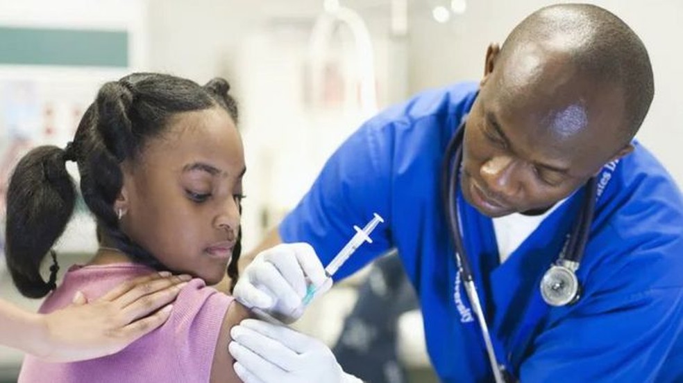 'Por muito tempo, América Latina foi vista como tendo uma blindagem à desconfiança em vacinas. Mas sabemos que confiança em vacinas é algo muito volátil', diz pesquisadora — Foto: Getty Images/via BBC
