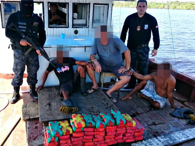 G1 Polícia Apreende 70kg De Drogas Em Embarcação No Rio Solimões No