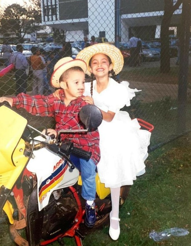 Sarah Andrade em festa junina na infância (Foto: Reprodução/Instagram)