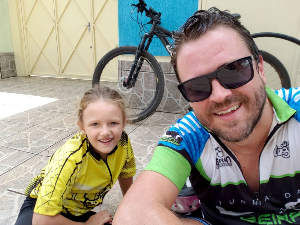 Ênio Del Nery Prado com a filha Gabriela Juliete: "Passar valores e dar educação é fundamental" — Foto: Arquivo pessoal