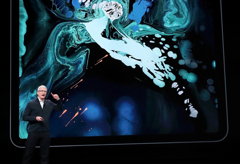 Tim Cook, presidente da Apple, apresenta novos iPad Pro, MacBook Air e Mac Mini em Nova York — Foto: REUTERS/Shannon Stapleton