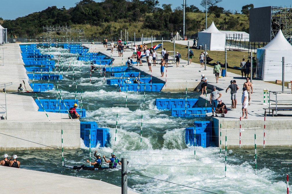 Atletas já podem voltar a treinar no Centro de Canoagem Slalom, em Deodoro — Foto: Renato Sette Camara/Prefeitura do Rio