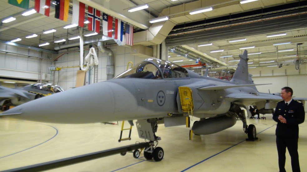 O caça Gripen será produzido no Brasil pela Embraer — Foto: Tahiane Stochero/G1
