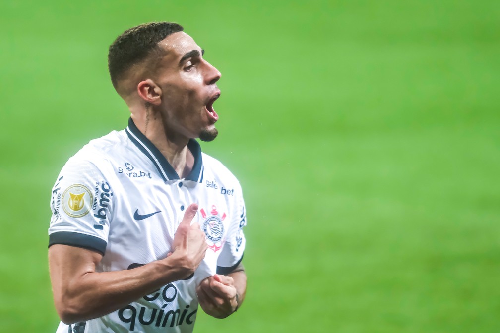 Corinthians mantém parte dos direitos de Gabriel, volante transferido para o Internacional 