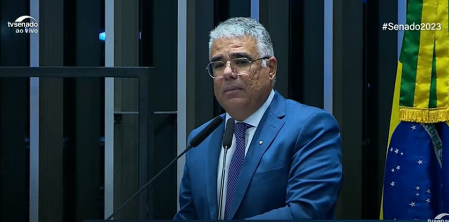 Senador Eduardo Girão deixa disputa pela Presidência da Casa.