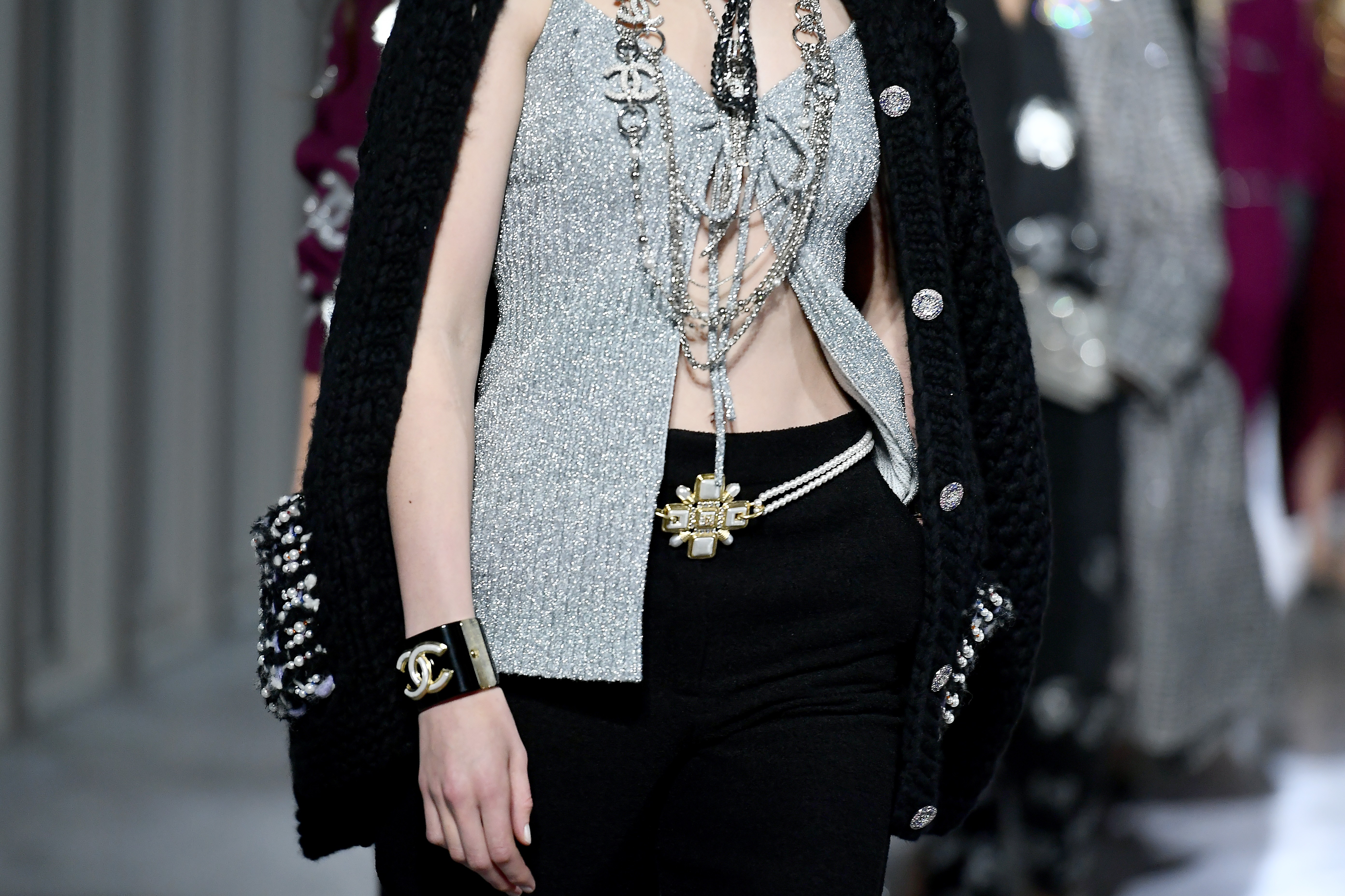 Métiers d'Art: confira looks Chanel apresentados em local emblemático (Foto: Divulgação )