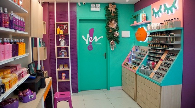 Franquia da Yes! Cosmetics: rede começou a contar com apoio da venda direta (Foto: Divulgação)