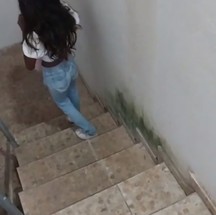 Em São Luíz, a menina foi mantida em cárcere privado numa quitinete. Eduardo saia para trabalhar e a deixava trancada no local — Foto: Reprodução