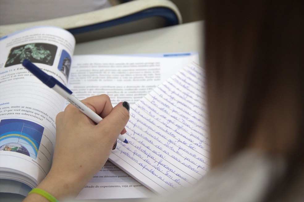 Aulas são oferecidas para jovens e adultos em cinco unidades do Sesc em Pernambuco (Foto: Fabio Rodrigues/G1)