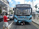 Acidente com moto e ônibus deixa dois feridos em avenida de Fortaleza