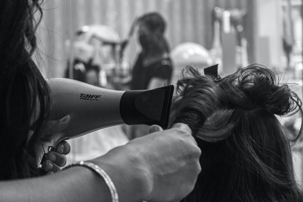 Secador de cabelo: lista reúne 9 opções básicas ou profissionais (Foto: Divulgação/Unsplash (Anabelle Carite))
