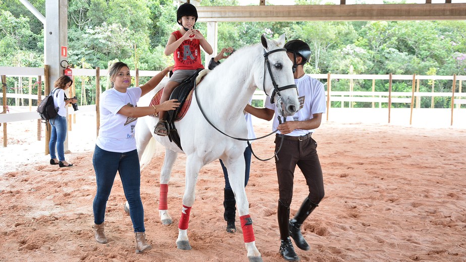 Equoterapia recebe certificado de qualidade em Bertioga
