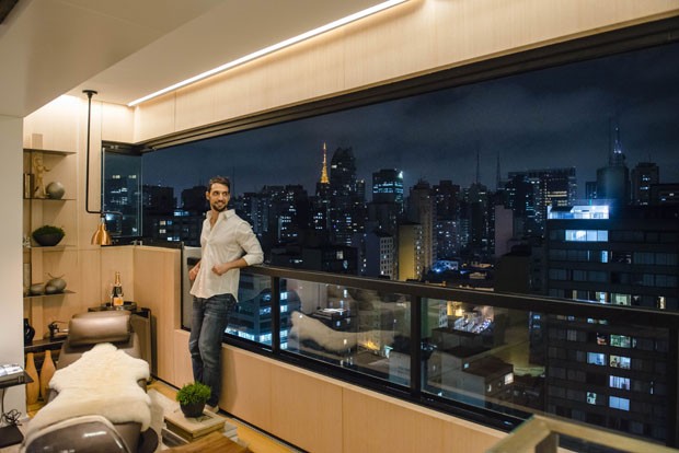 Duplex de 70 m² tem projeto voltado para a vista de São Paulo  (Foto: Caio Gallucci)
