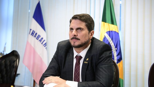 Ministros do TSE avaliam que corregedor pode incluir depoimento de do Val em ações contra Bolsonaro