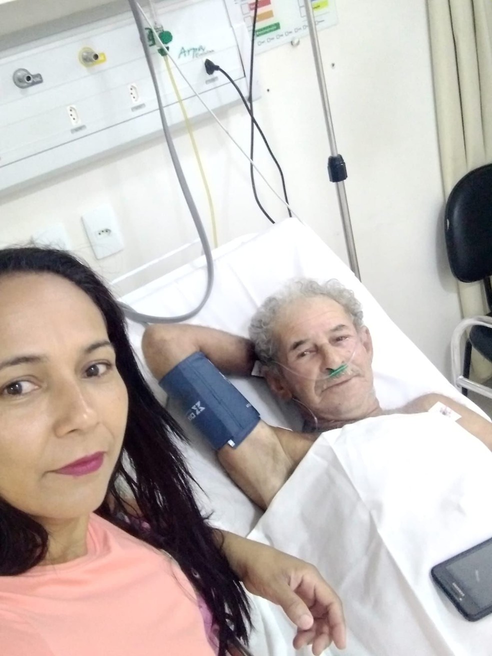 Idoso está internado no hospital em Três Lagoas.  — Foto: Arquivo Pessoal/Reprodução