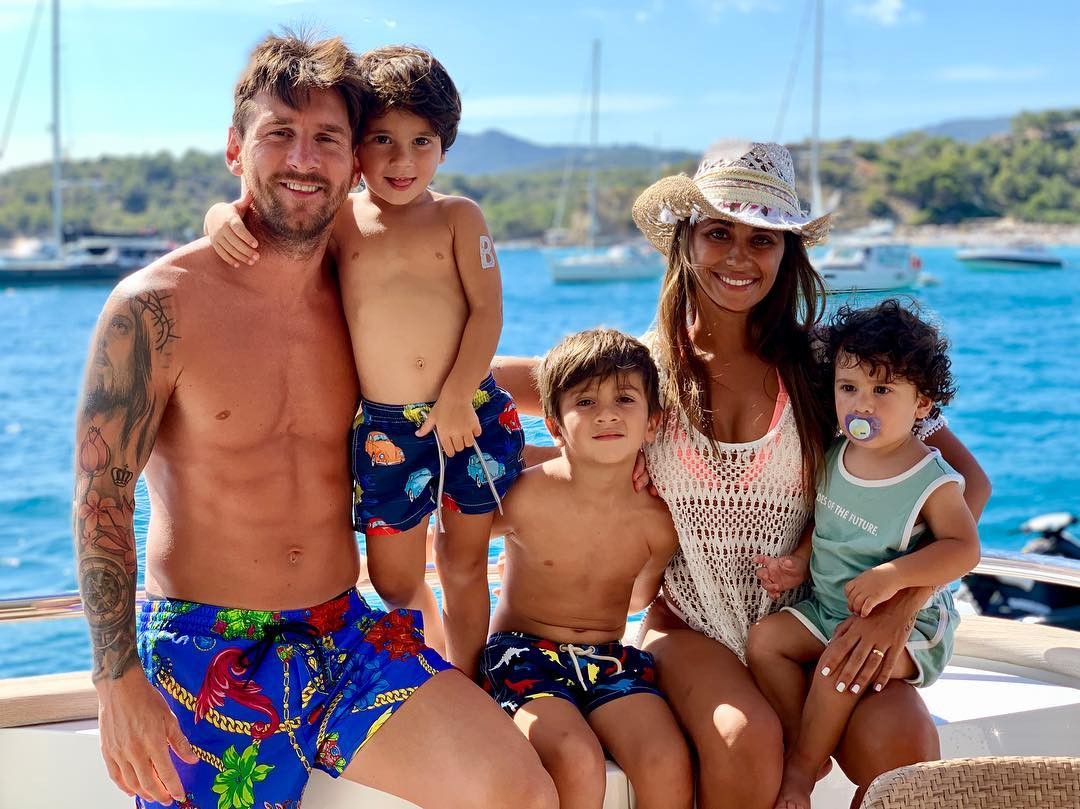Antonela Roccuzzo, Messi e filhos (Foto: reprodução/ instagram)