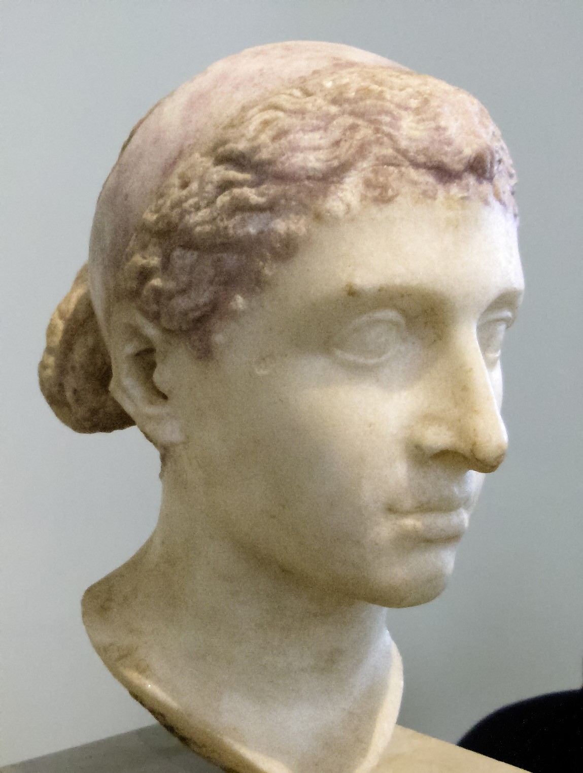 Busto que acredita-se ser de Cleópatra, exposto em museu em Berlim, na Alemanha (Foto: Wikimedia/Louis le Grand )