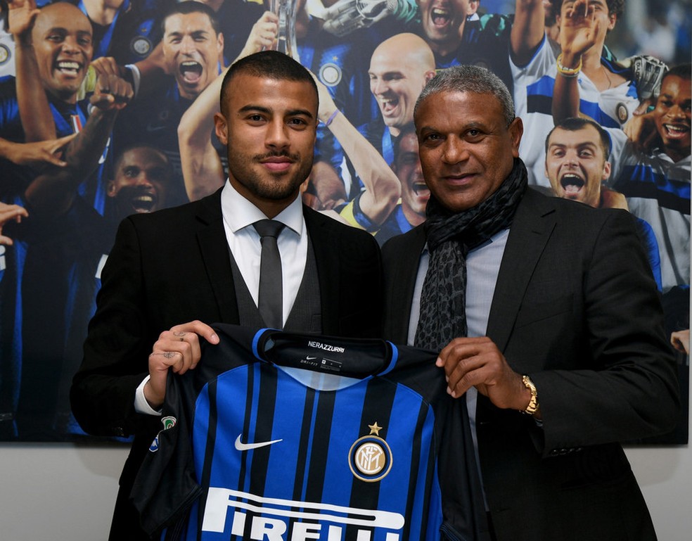 Barcelona E Inter De Milao Oficializam Emprestimo De Rafinha Alcantara Futebol Internacional Ge