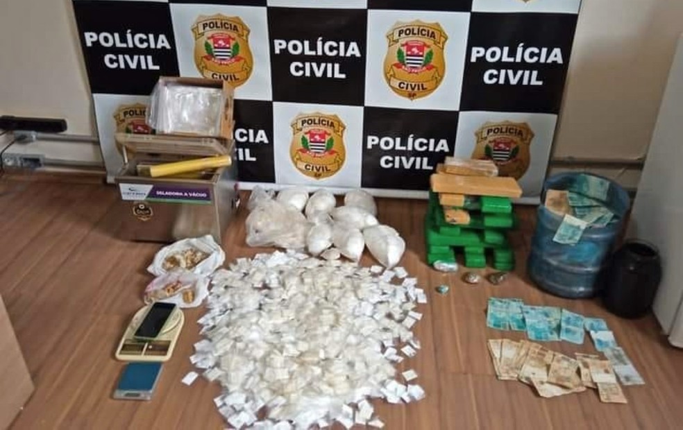 Operação fecha laboratório de drogas e apreende mais de R$ 48 mil em chácara de Manduri — Foto: Polícia Civil/ Divulgação 