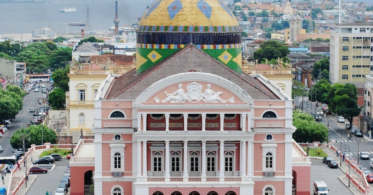 Манаус бразилия на карте. Гуаякиль залив на карте. От манауса до лимы рельеф. Манаус город. Манаус город.