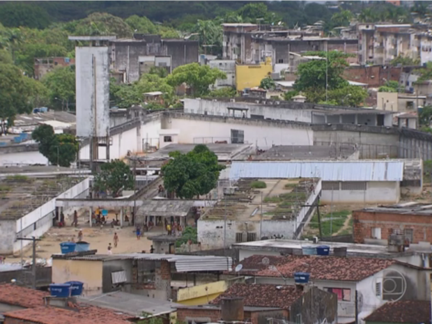 Complexo Prisional do Curado fica localizado na Zona Oeste do Recife (Foto: Reprodução/TV Globo)