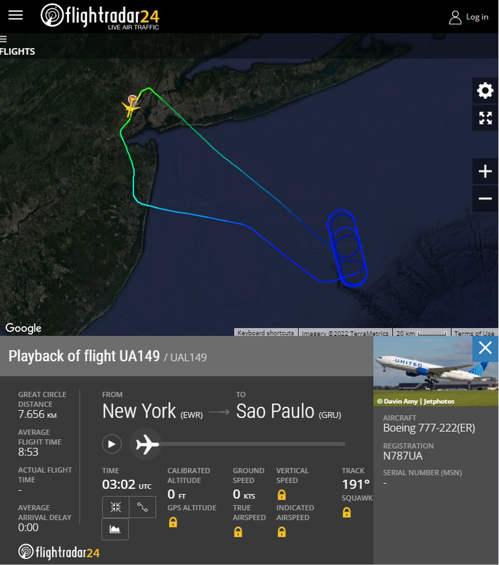Imagem mostra rota do voo United Airlines UA149 em Nova York — Foto: Reprodução/Flightradar24