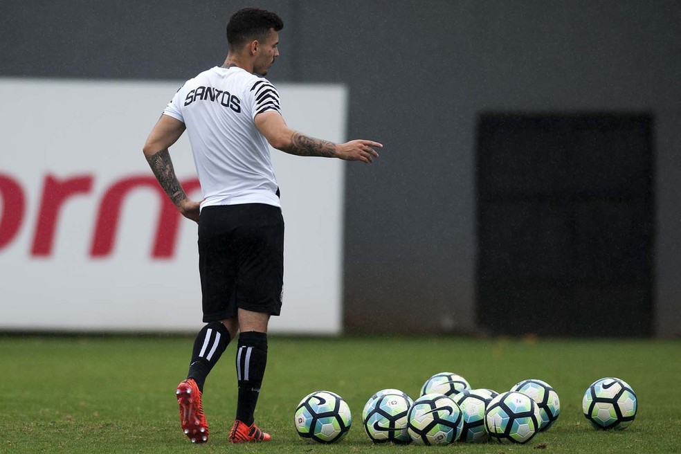 Zeca estÃ¡ em litÃ­gio com Santos e busca direitos na JustiÃ§a (Foto: Ivan Storti/Santos FC)
