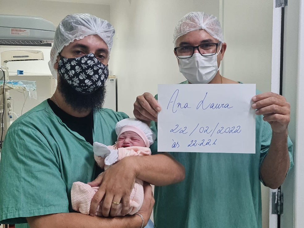 Bebê nasceu às 22h22 do dia 22 de fevereiro de 2022 — Foto: Hospital Bom Samaritano/Divulgação