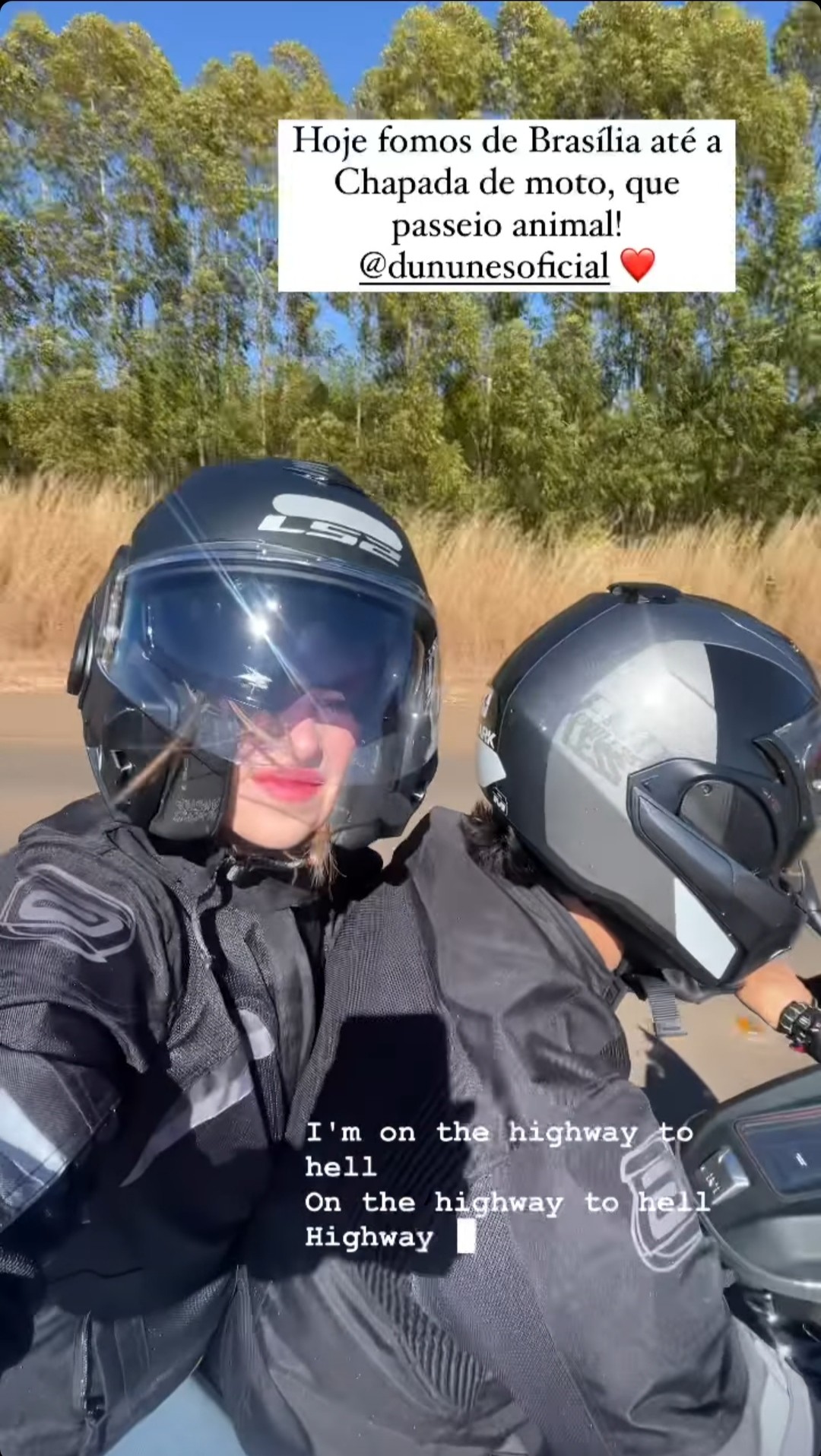 Duda Reis e Du Nunes foram de moto até Chapada dos Veadeiros (Foto: Reprodução/Instagram)