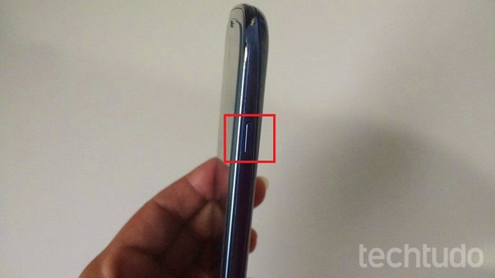 Botão "power" é o mesmo utilizado para bloquear o Galaxy S3 (Foto: Isabela Giantomaso/TechTudo)