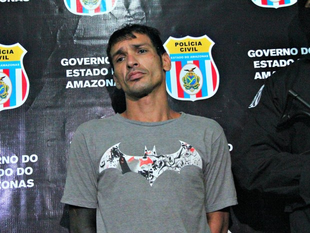 Suspeito foi apresentado à imprensa, em Manaus (Foto: Ive Rylo/G1 AM)