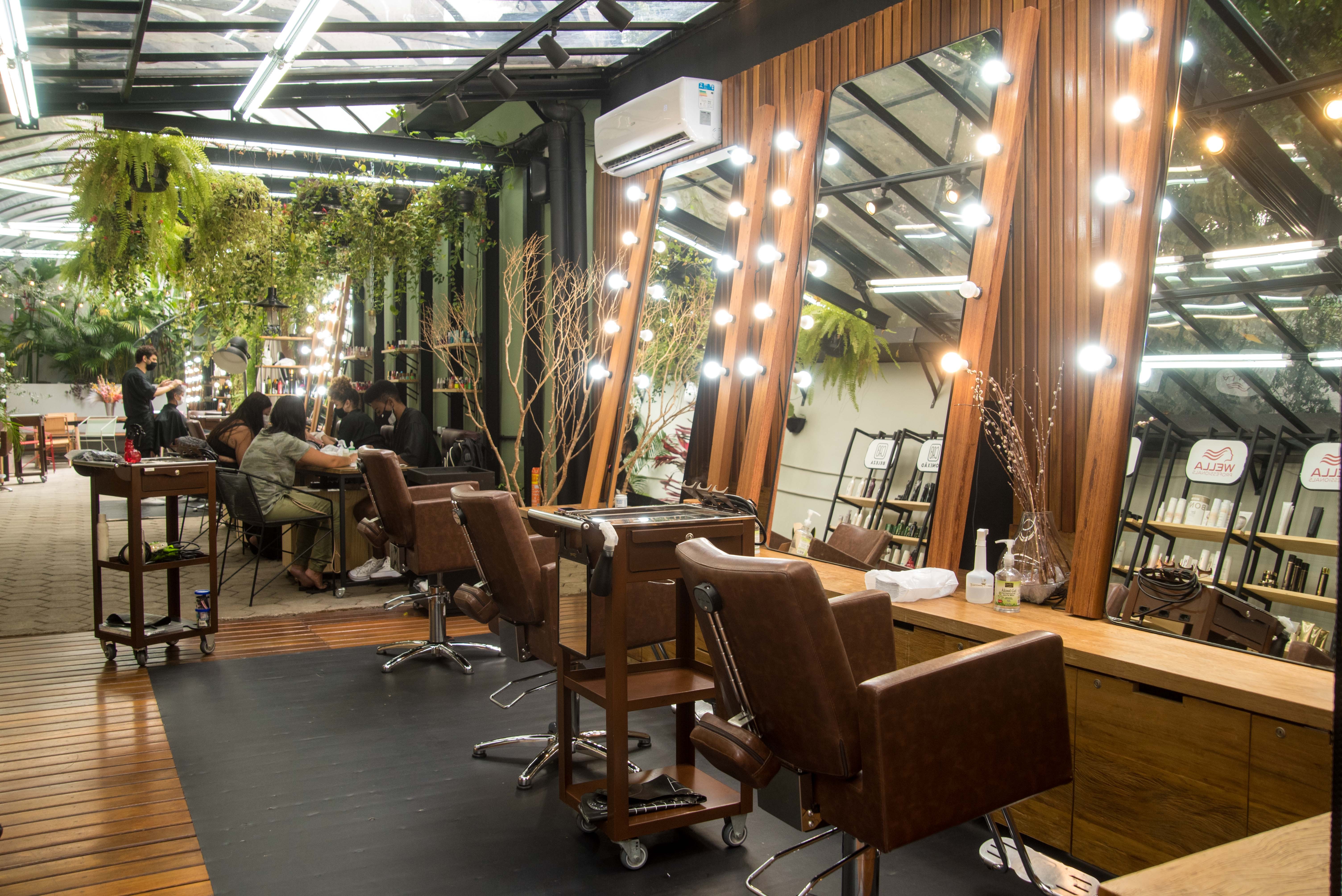Entenda como será a reabertura dos salões de beleza em São Paulo - Vogue