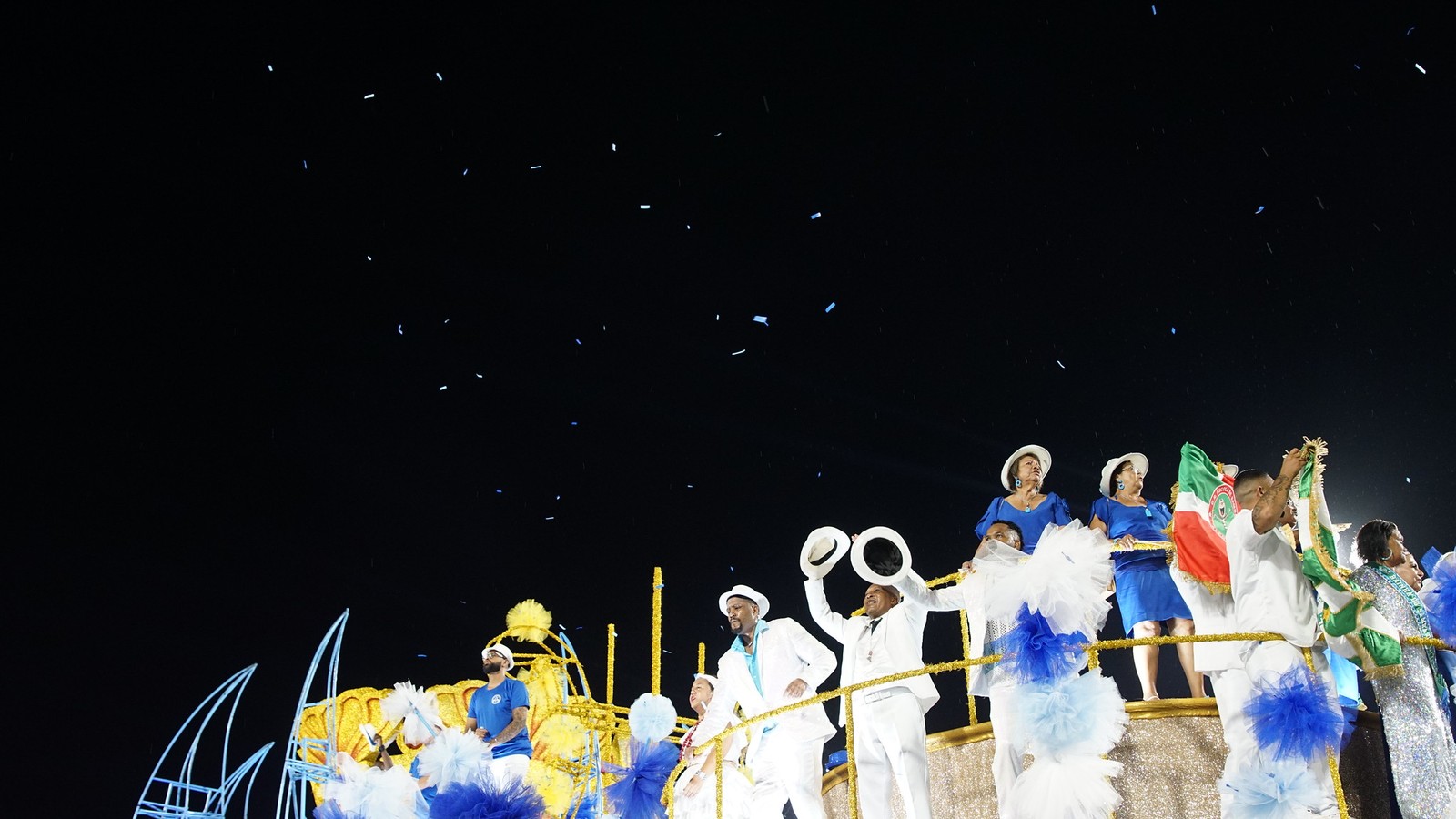 A sexta escola da noite foi a estreante Acadêmicos de Niterói, que, no enredo 'Carnaval da vitória', falou sobre a história dos carnavais na cidade — Foto: Riotur