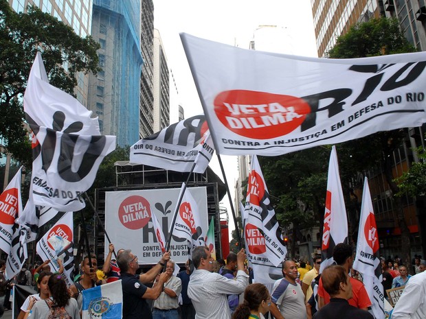 Ato em defesa dos royalties reúne manifestantes no Centro do Rio (Foto: Alexandre Durão/G1)