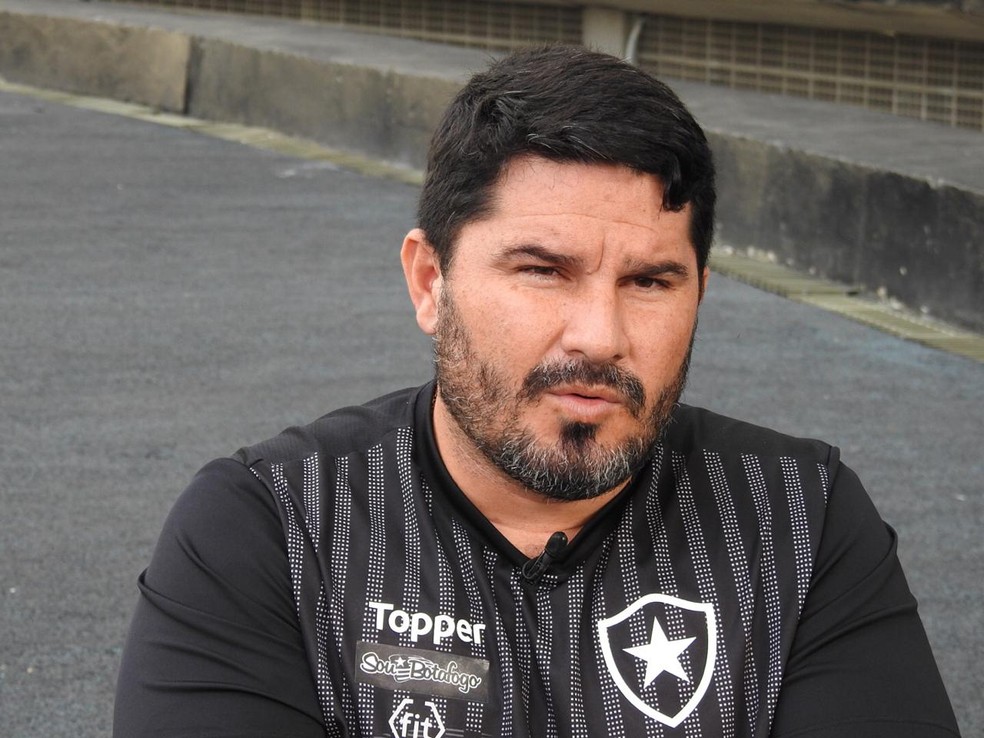 Barroca diz que, a princípio, Botafogo mira G-4 do Brasileirão — Foto: Fred Gomes/GloboEsporte.com