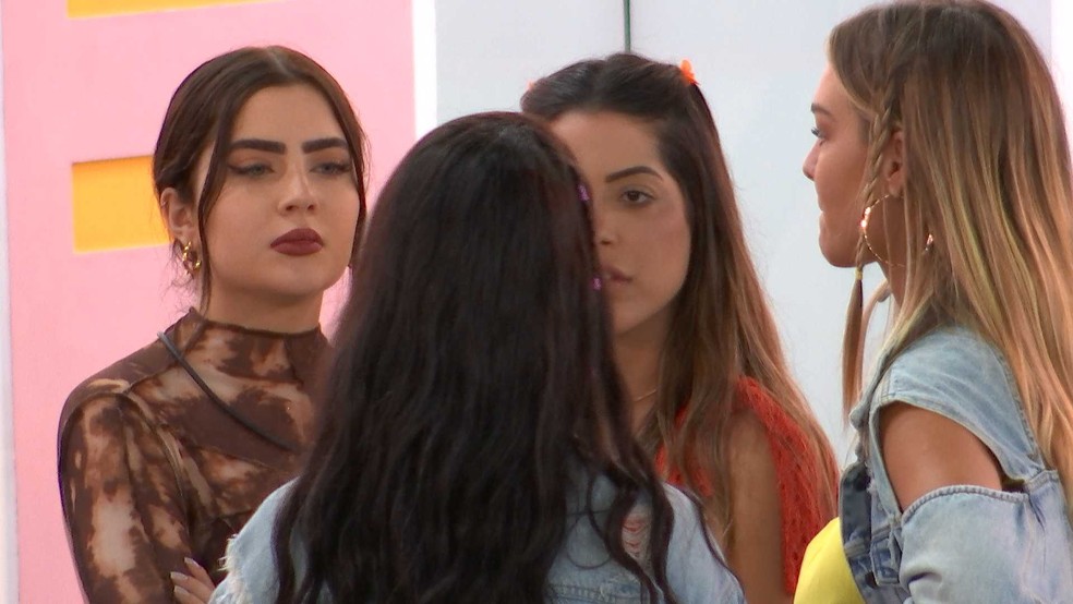 Jade Picon desabafa com sisters: 'Estou me sentindo bem vulnerável' — Foto: Globo