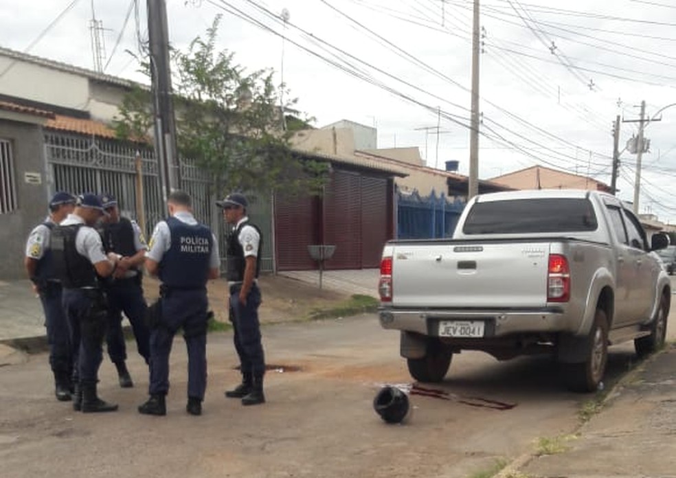 Polícia Civil em frente à padaria em Ceilândia Sul, no DF, onde ocorreu tentativa de latrocínio — Foto: Polícia Civil/Divulgação